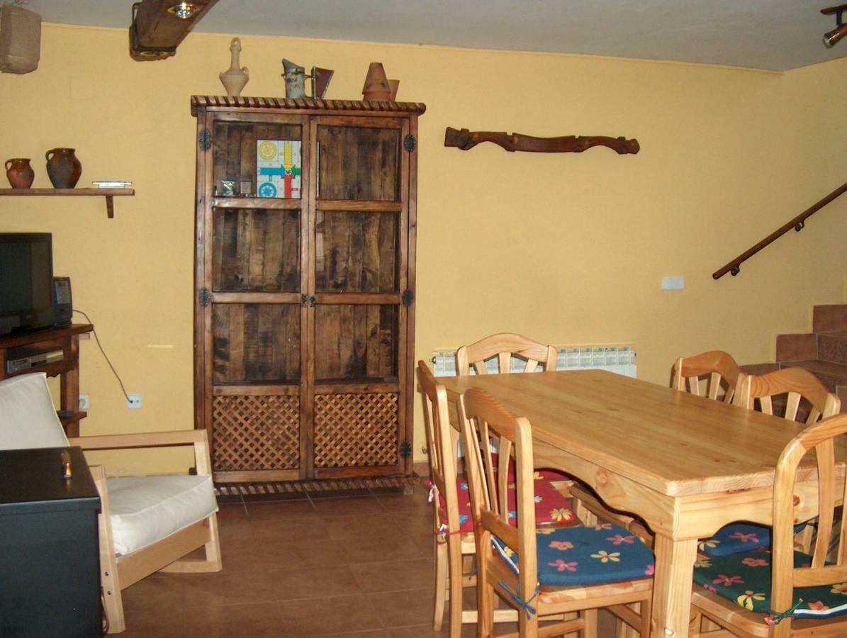 Casa Rural La Arana Piedralaves Exterior foto