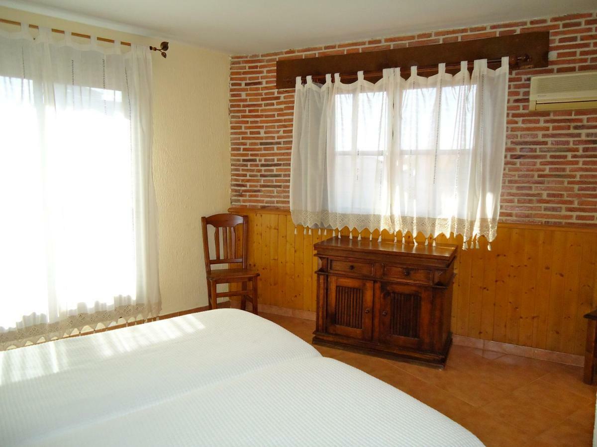 Casa Rural La Arana Piedralaves Exterior foto