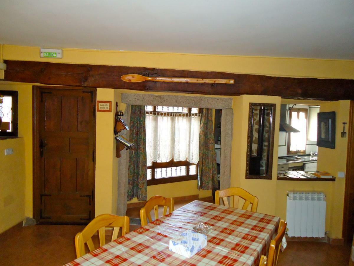 Casa Rural La Arana Piedralaves Exterior foto